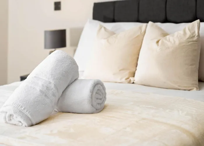 Luxury Two Bedroom - City Centre - New Executive Development - Top Rated - Jq 6Ah